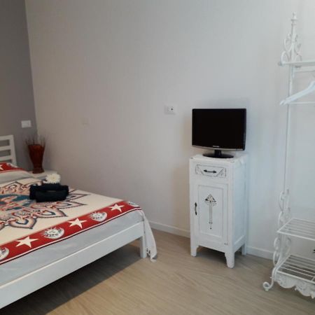 La Chicca Apartment Pisa Bagian luar foto