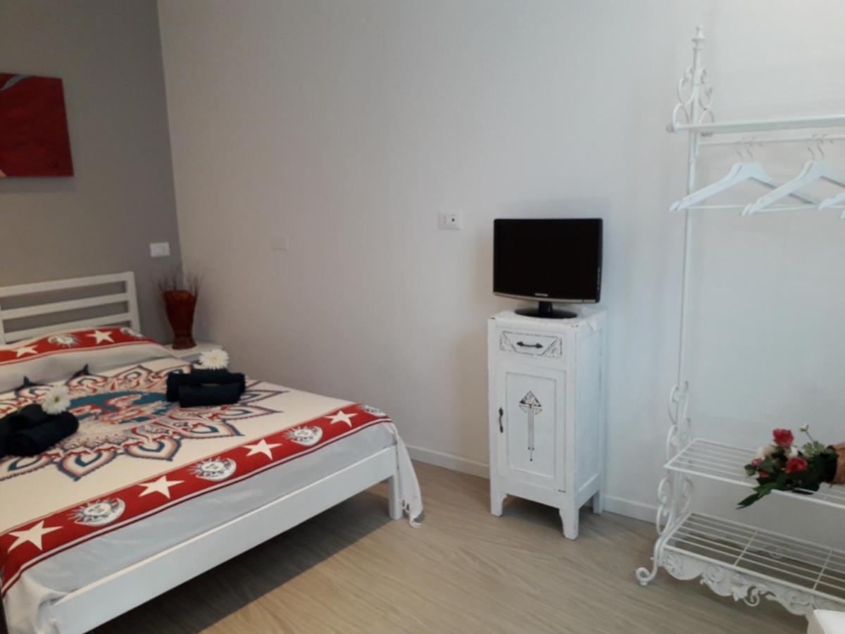 La Chicca Apartment Pisa Bagian luar foto