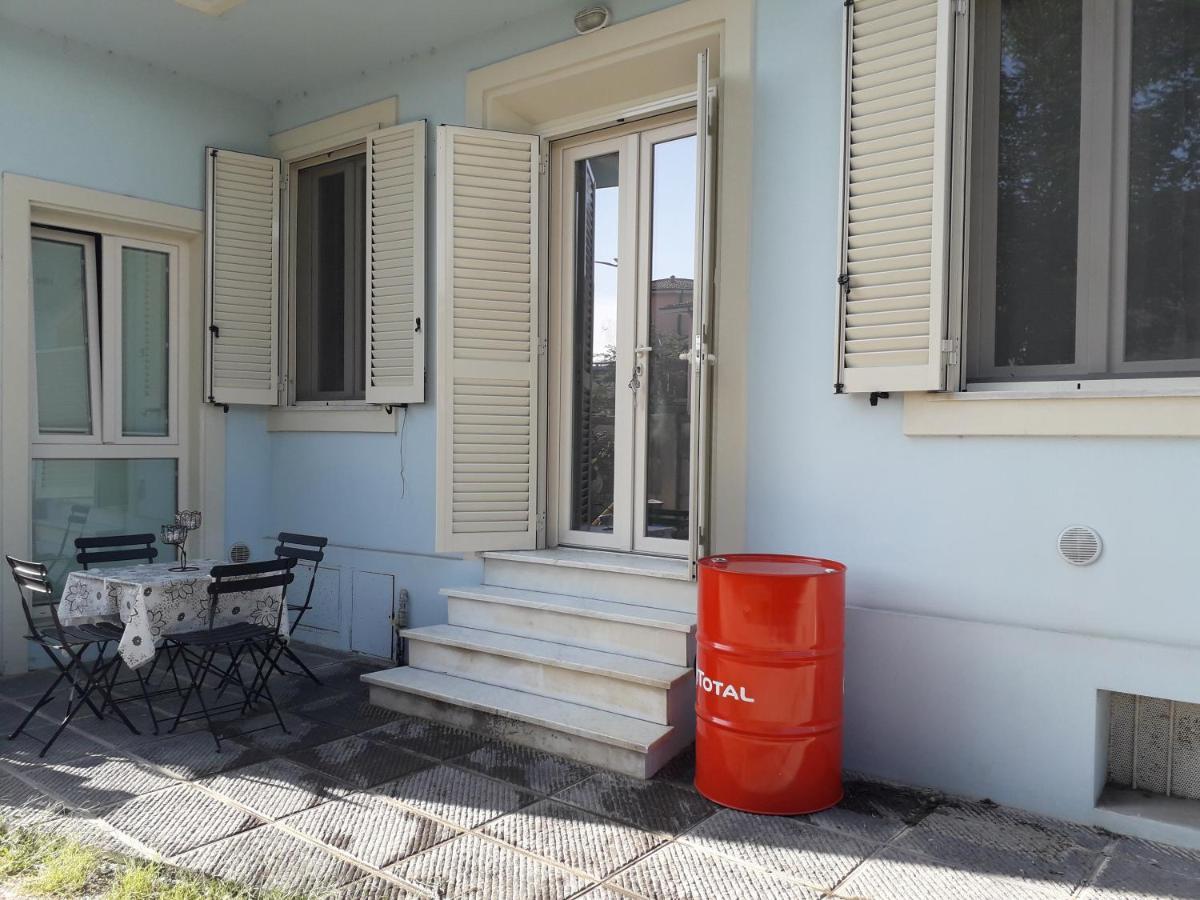 La Chicca Apartment Pisa Bagian luar foto